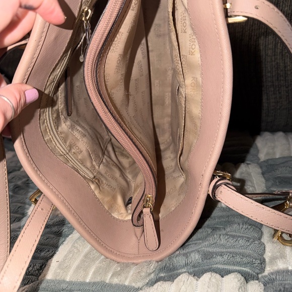 Pink Michael Kors Tote Bag with Gold Accents - Picture 5 of 11
